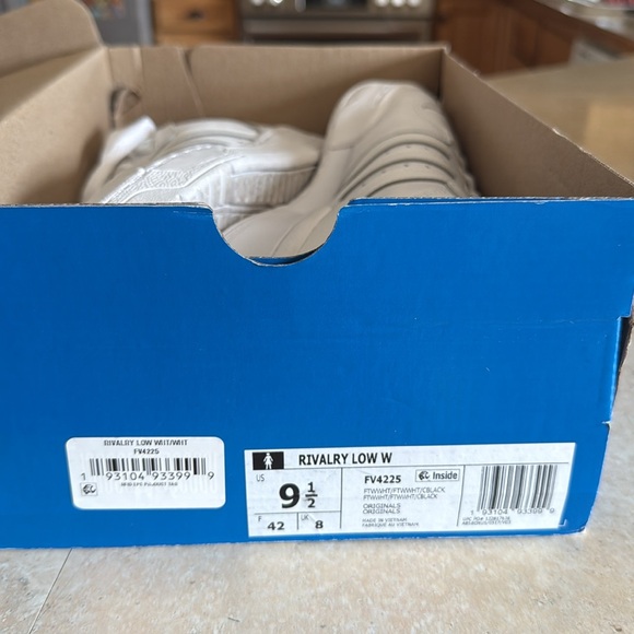 Adidas Rivalry Low - Picture 3 of 8